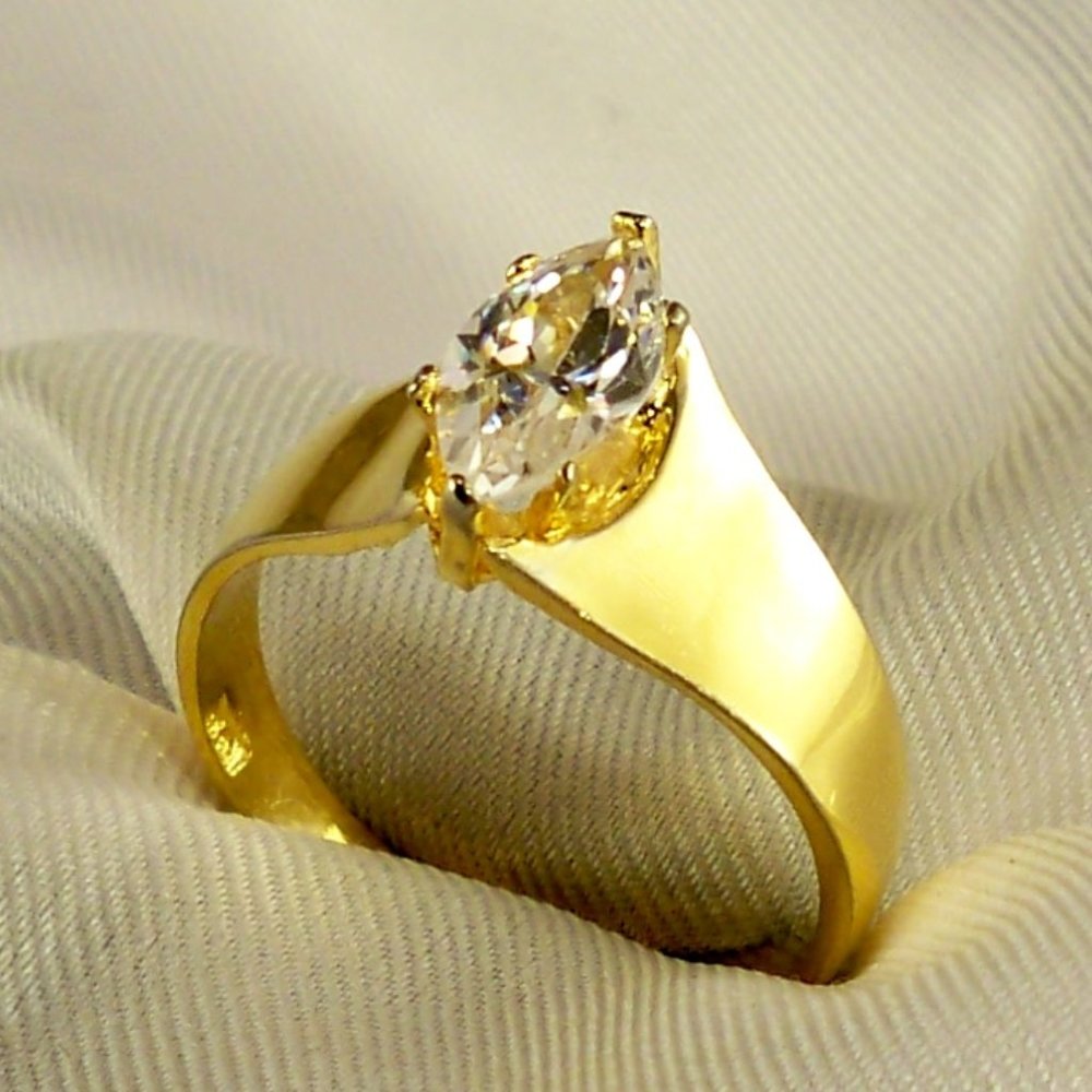 NEW Marquise Cut Cubic Zirconias Gold DESIGNER Ring